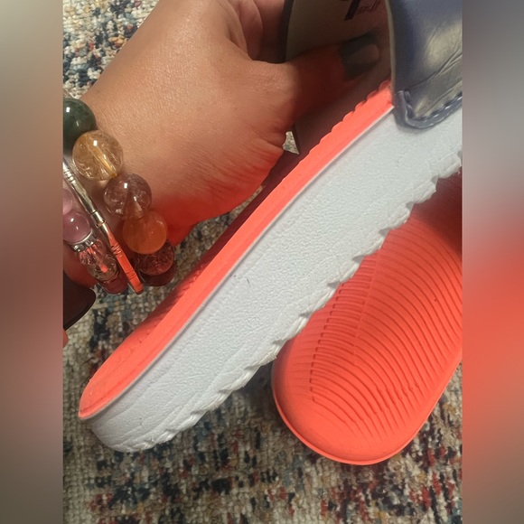 Girls Nike Slides - Picture 6 of 6